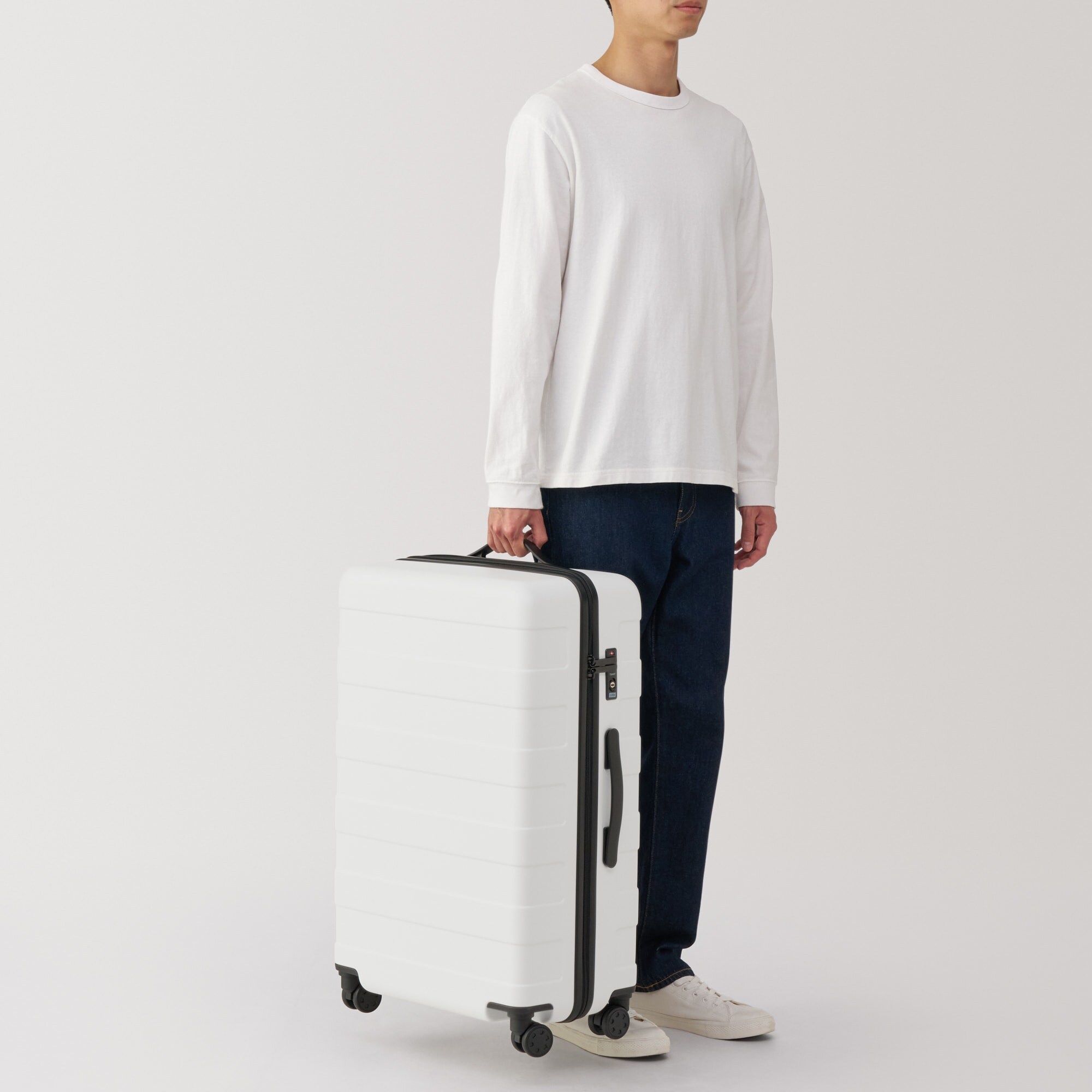 バーを自由に調節できる　ハードキャリーケース（７５Ｌ）