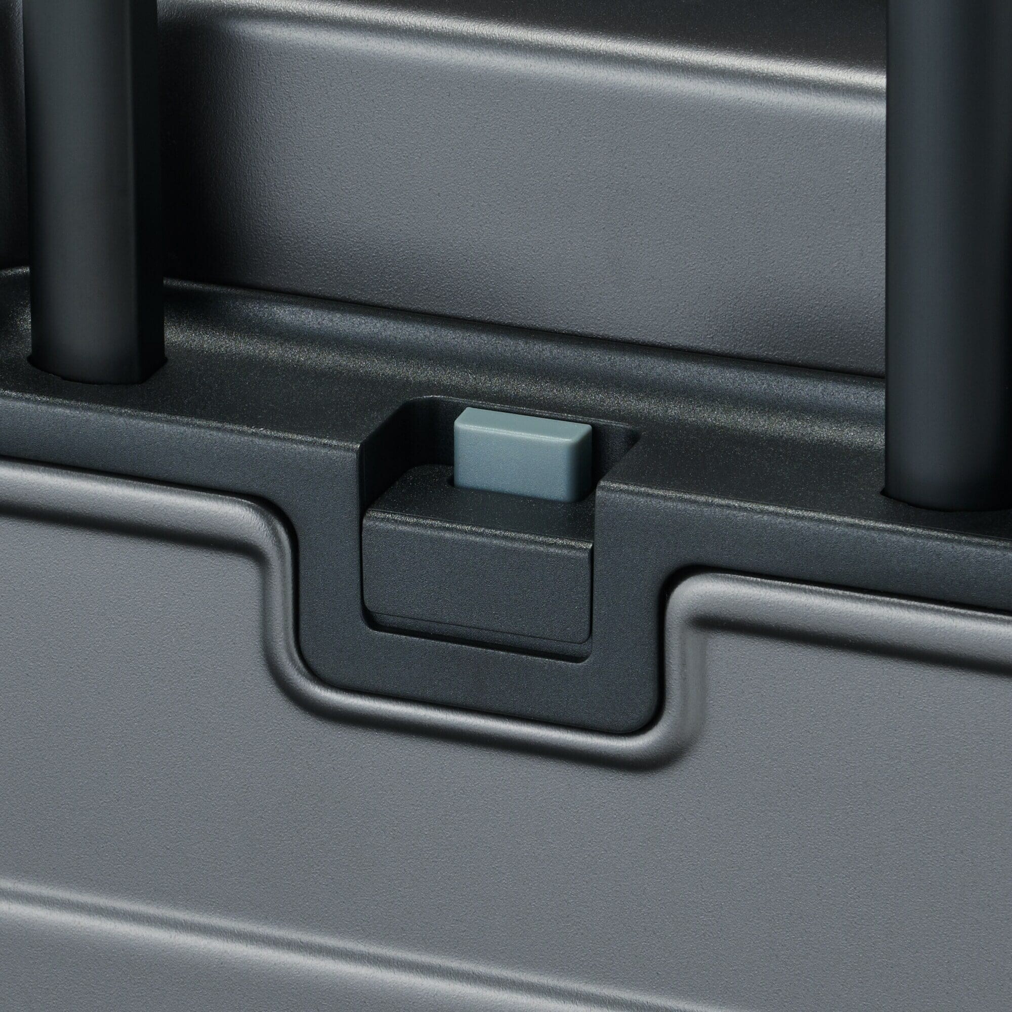 バーを自由に調節できる　ハードキャリーケース（７５Ｌ）