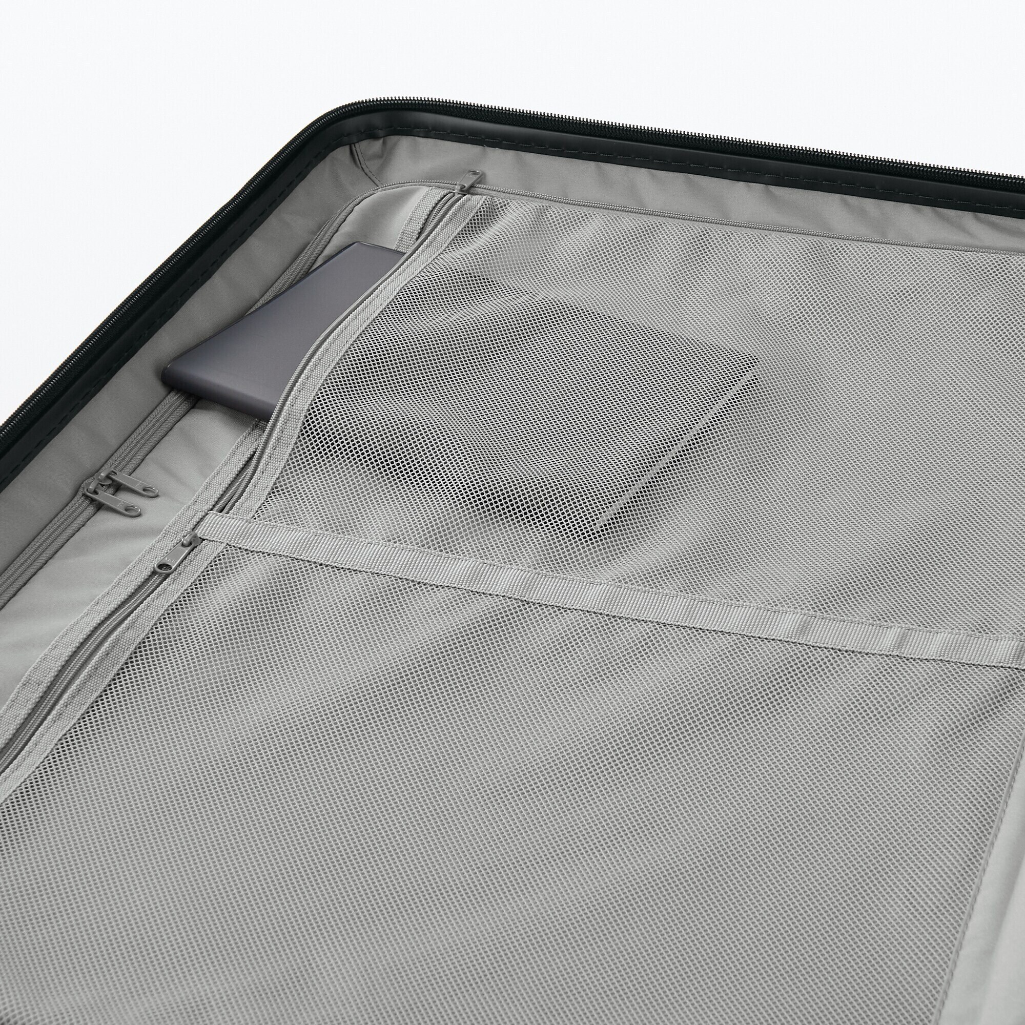 バーを自由に調節できる　ハードキャリーケース（７５Ｌ）