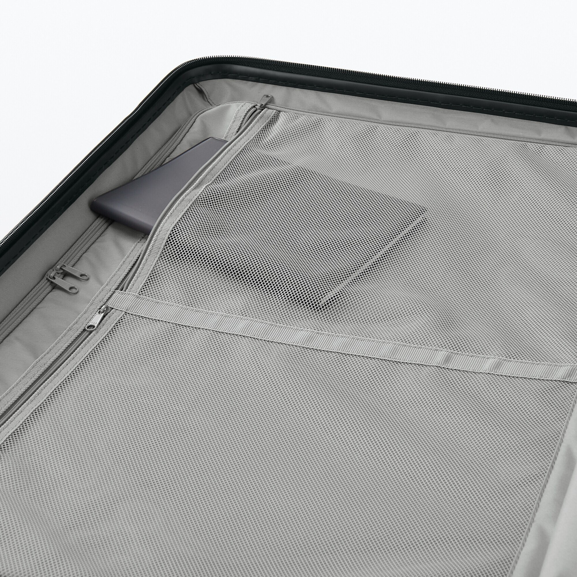 バーを自由に調節できる　ハードキャリーケース（７５Ｌ）