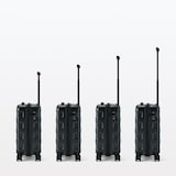 バーを自由に調節できる　ハードキャリーケース（２０Ｌ）