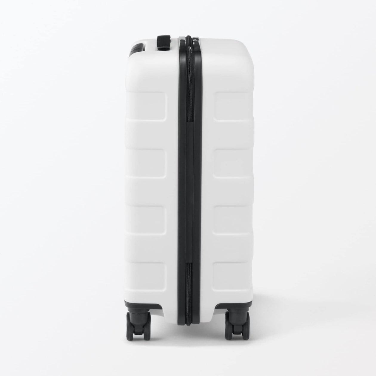 バーを自由に調節できる　ハードキャリーケース（３６Ｌ）