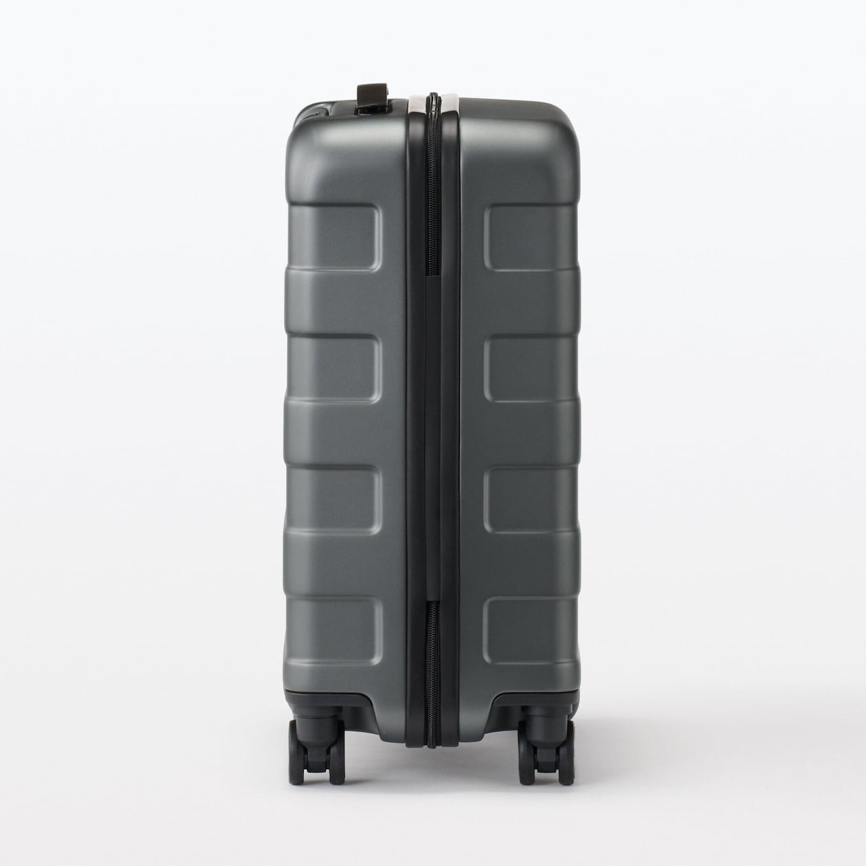 バーを自由に調節できる　ハードキャリーケース（３６Ｌ）
