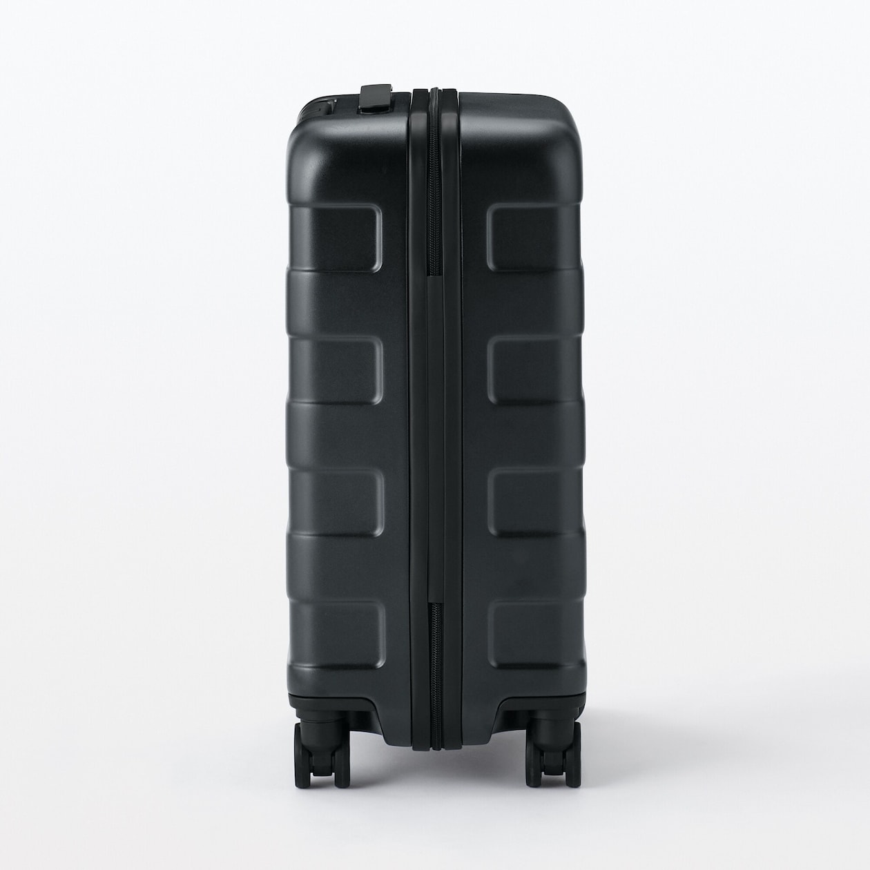 バーを自由に調節できる　ハードキャリーケース（３６Ｌ）