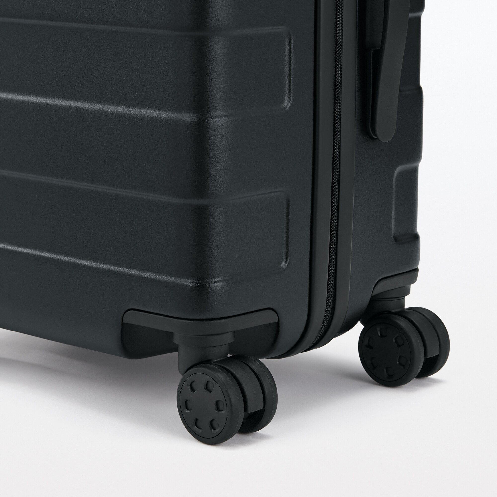無印良品 MUJI キャリーケース 36L 機内持込可 TSAロック ブラック Amazon | 無印良品 バーを自由に調節できる ハードキャリー