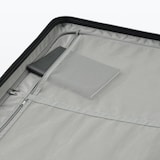 バーを自由に調節できる　ハードキャリーケース（１０５Ｌ）