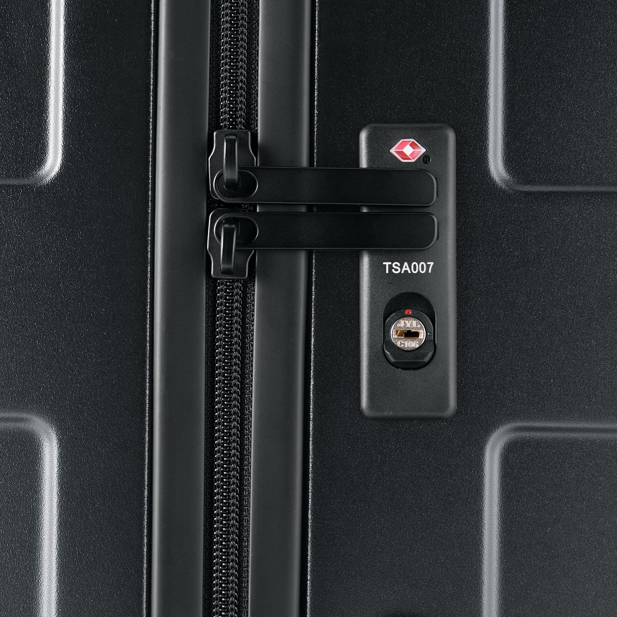 バーを自由に調節できる　ハードキャリーケース（１０５Ｌ）