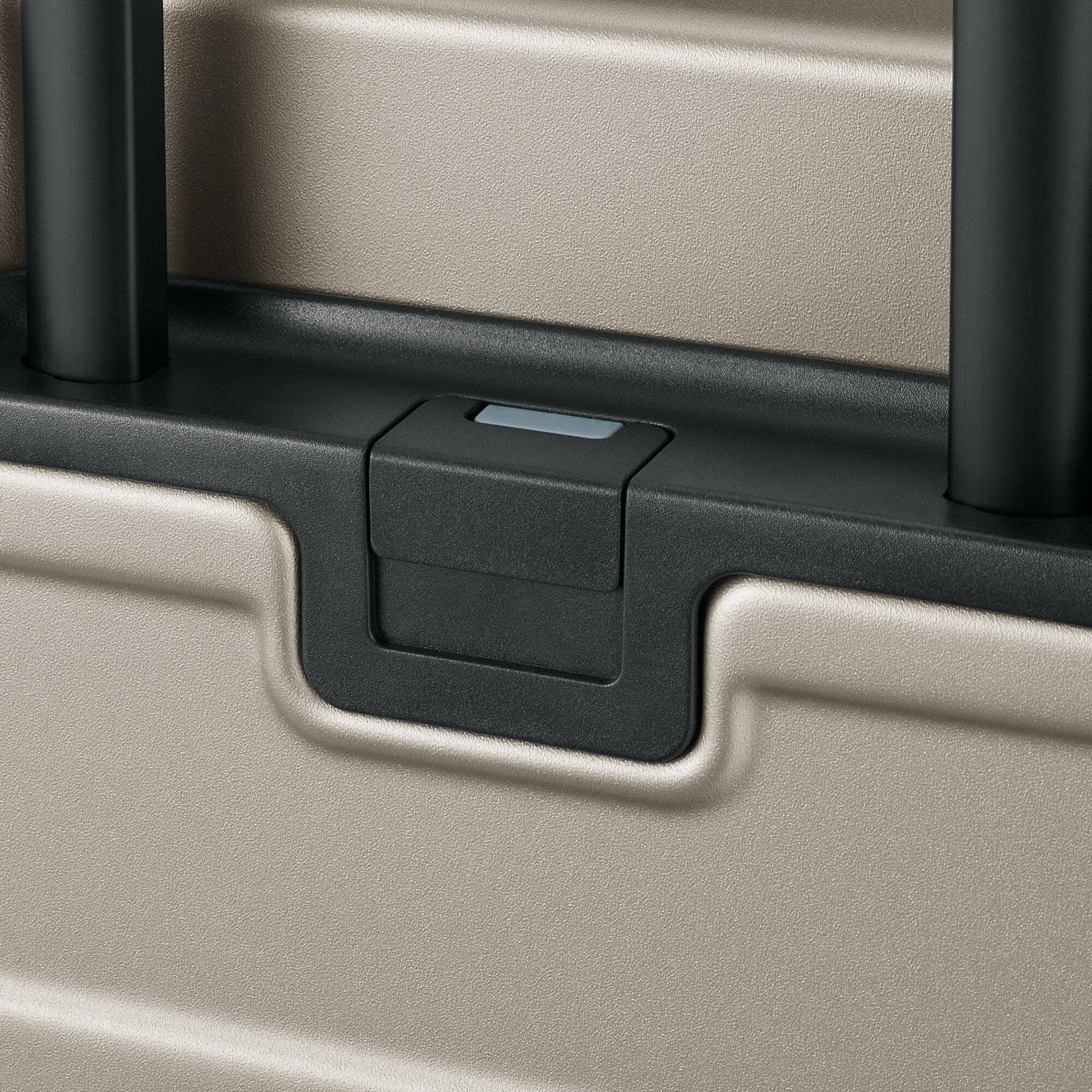 バーを自由に調節できる　ハードキャリーケース（１０５Ｌ）