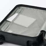 バーを自由に調節できる　フロントオープンキャリーケース（３２Ｌ）