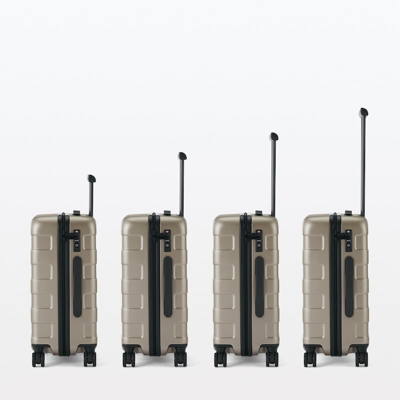 バーを自由に調節できる　フロントオープンキャリーケース（３２Ｌ）