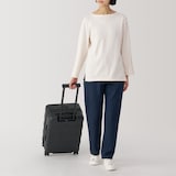 バーを自由に調節できる　フロントオープンキャリーケース（３２Ｌ）