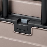 バーを自由に調節できる　フロントオープンキャリーケース（３２Ｌ）