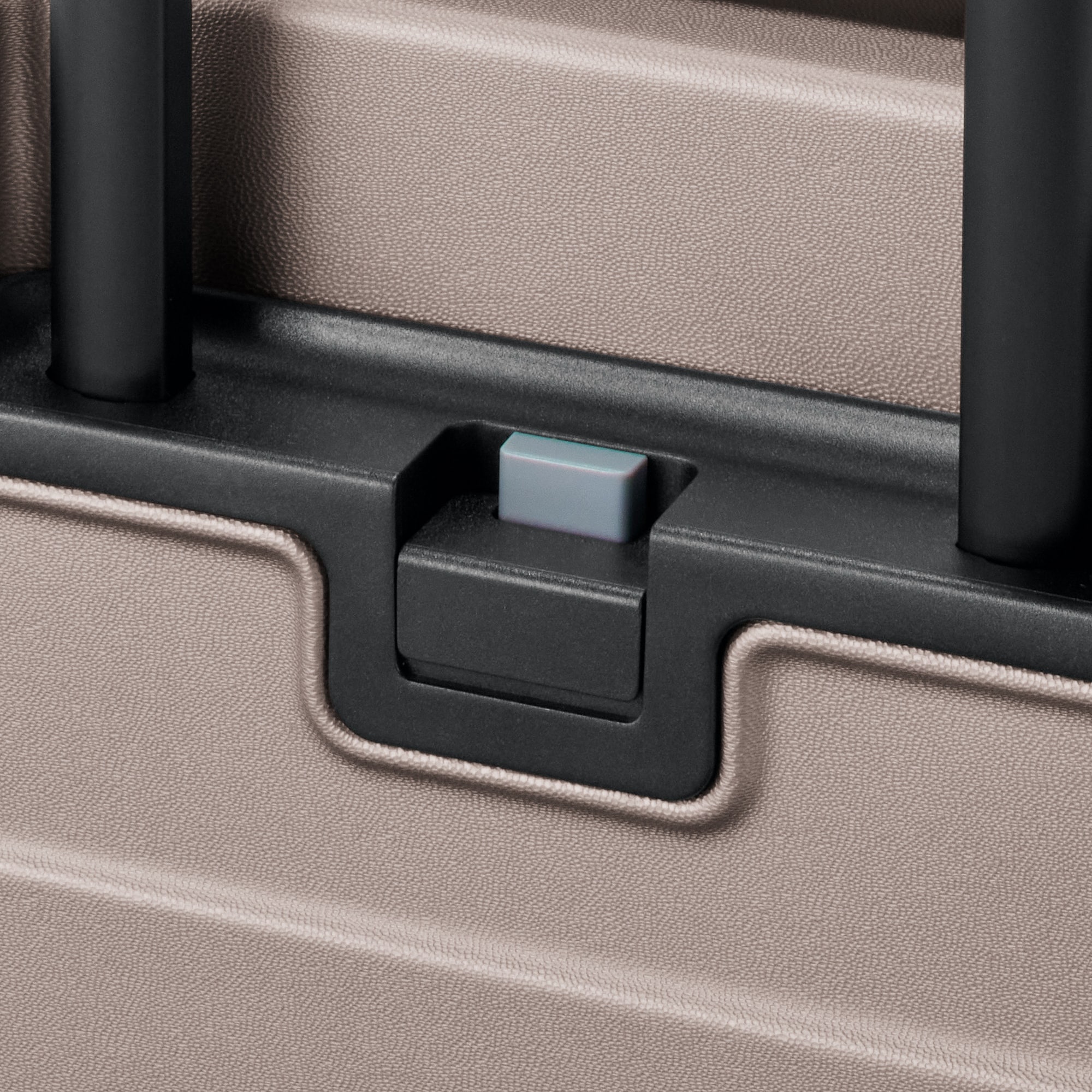 バーを自由に調節できる　フロントオープンキャリーケース（３２Ｌ）