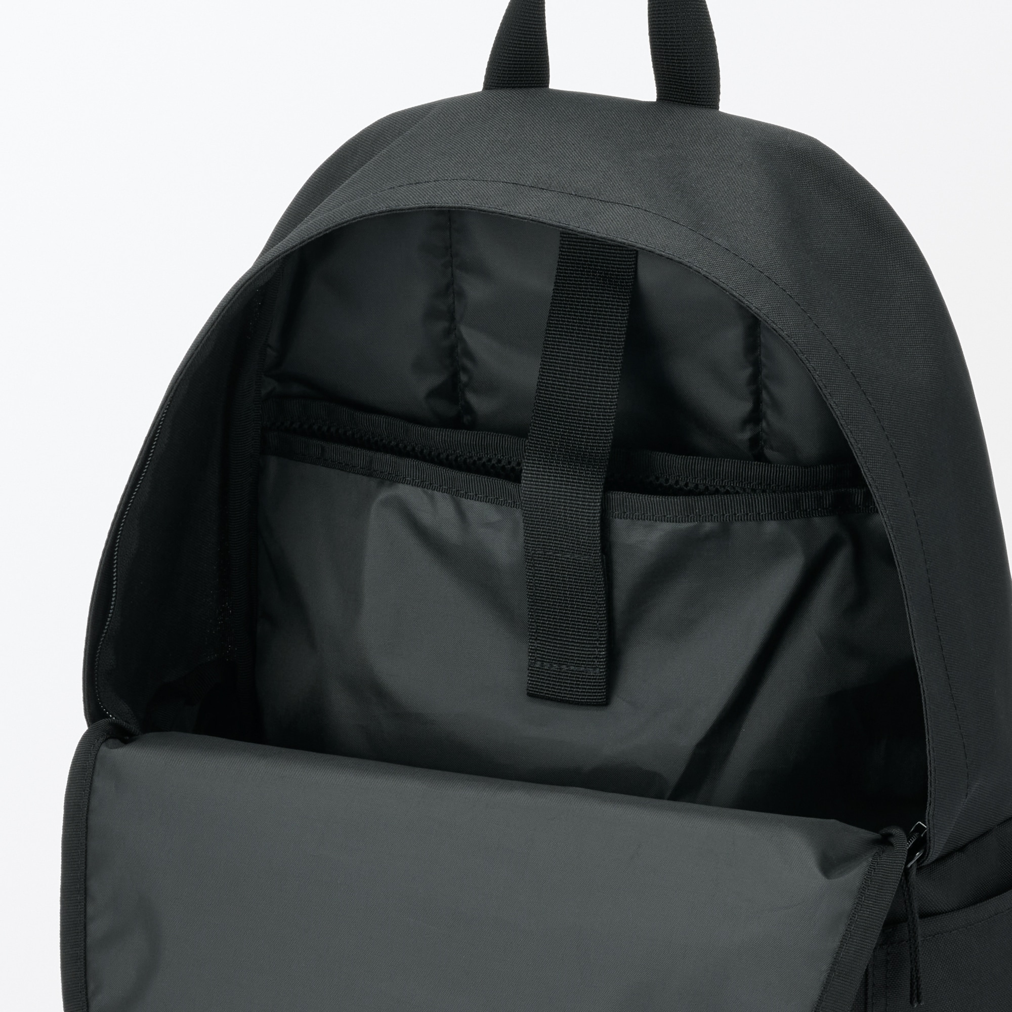 肩の負担を軽くする　撥水リュックサック