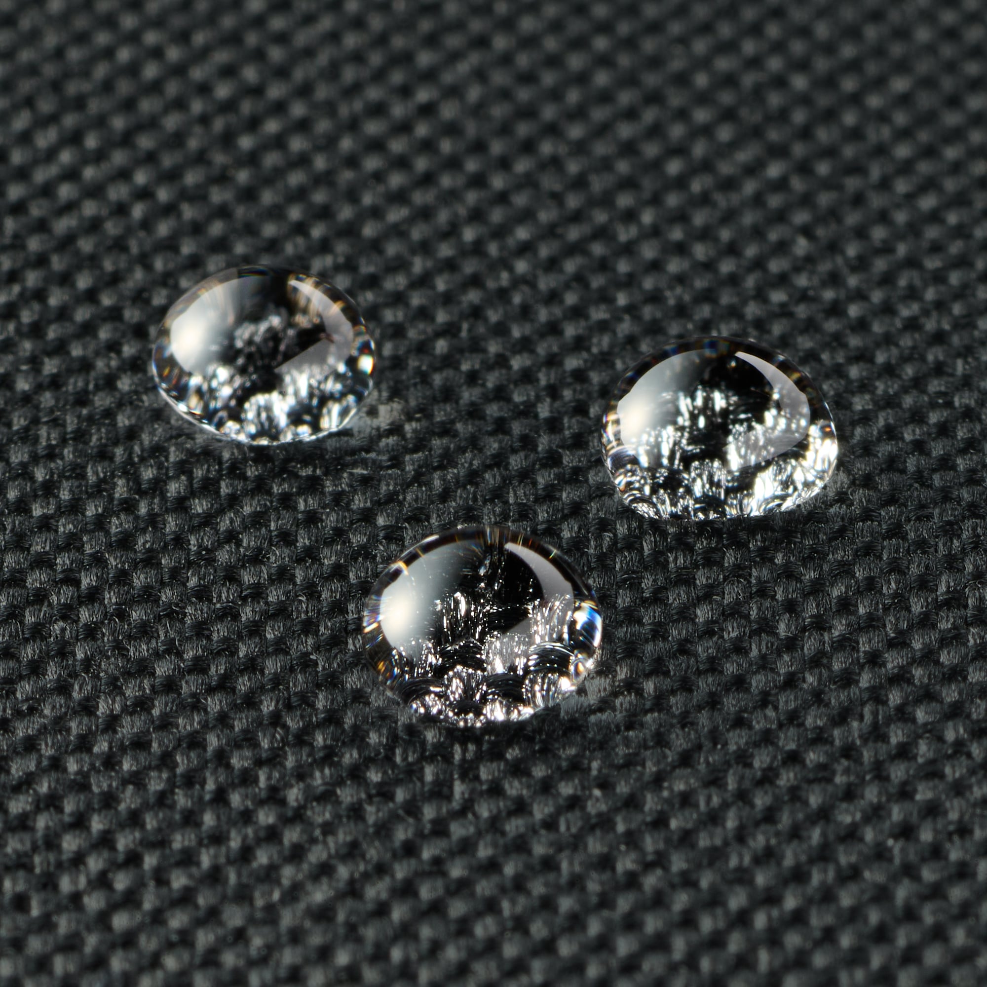 肩の負担を軽くする　撥水リュックサック