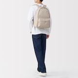 肩の負担を軽くする　撥水リュックサック