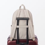 肩の負担を軽くする　撥水リュックサック