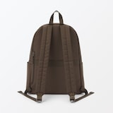 肩の負担を軽くする　撥水リュックサック