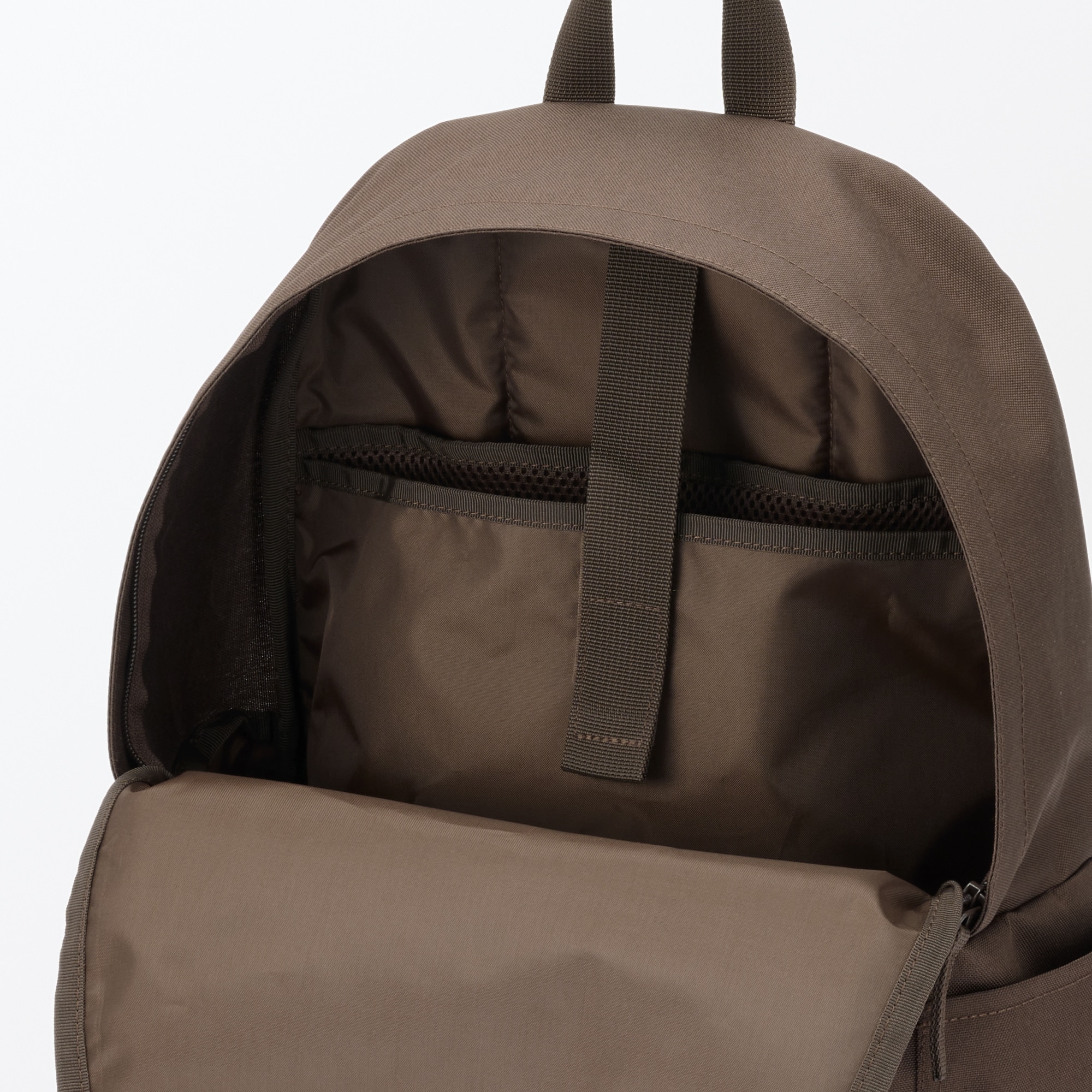 肩の負担を軽くする　撥水リュックサック