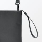 ポーチとしても使える　撥水ミニサコッシュ