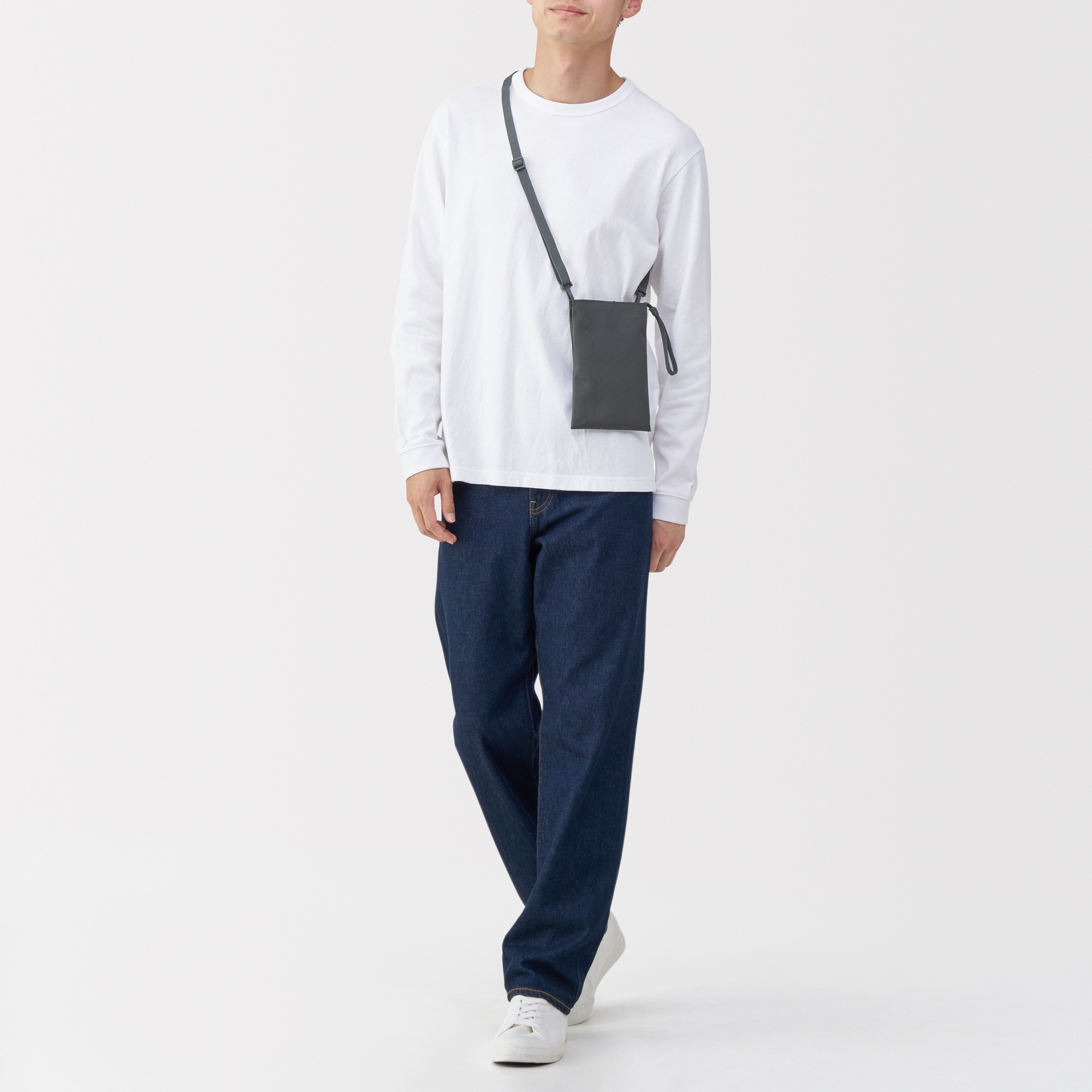 ポーチとしても使える　撥水ミニサコッシュ