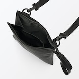 ポーチとしても使える　撥水ミニサコッシュ