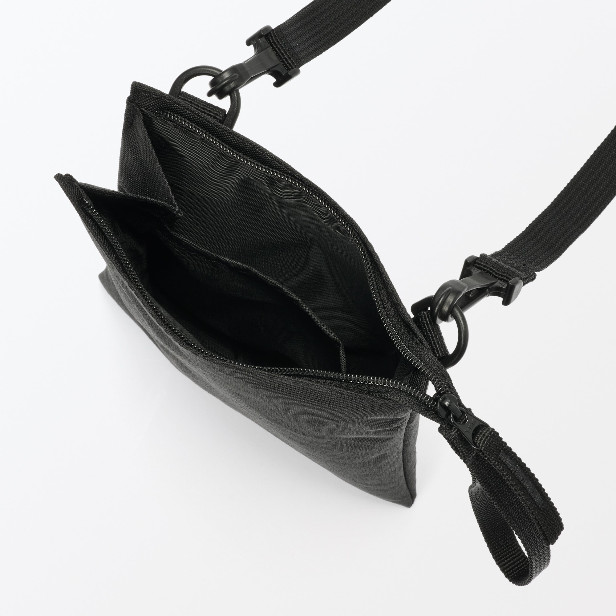 ポーチとしても使える　撥水ミニサコッシュ