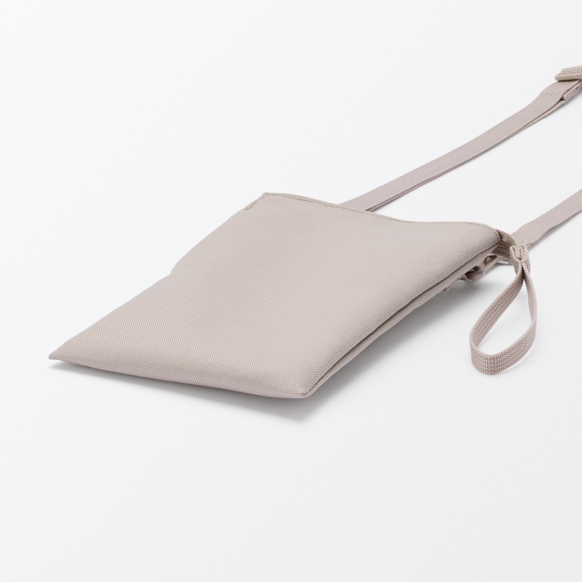 ポーチとしても使える　撥水ミニサコッシュ