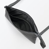 ポーチとしても使える　撥水サコッシュ