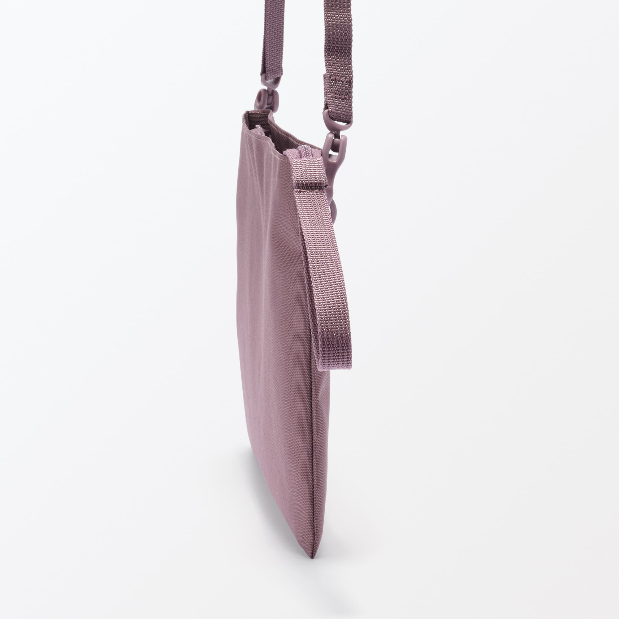 ポーチとしても使える　撥水サコッシュ