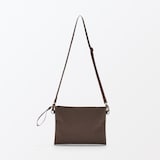 ポーチとしても使える　撥水サコッシュ