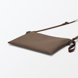 ポーチとしても使える　撥水サコッシュ