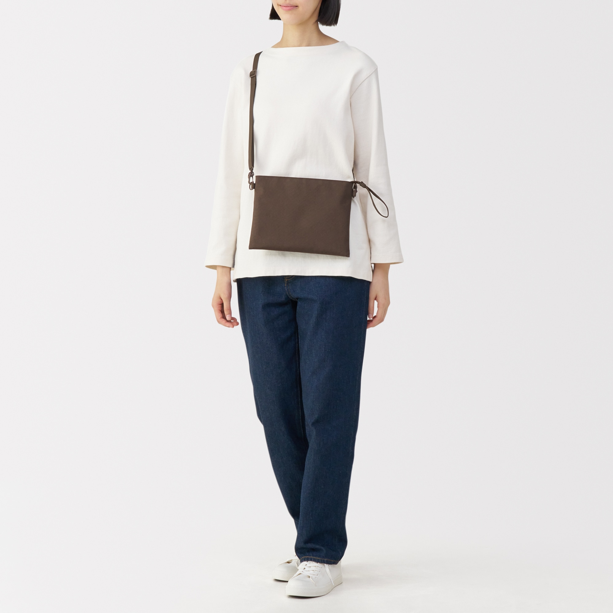 ポーチとしても使える　撥水サコッシュ