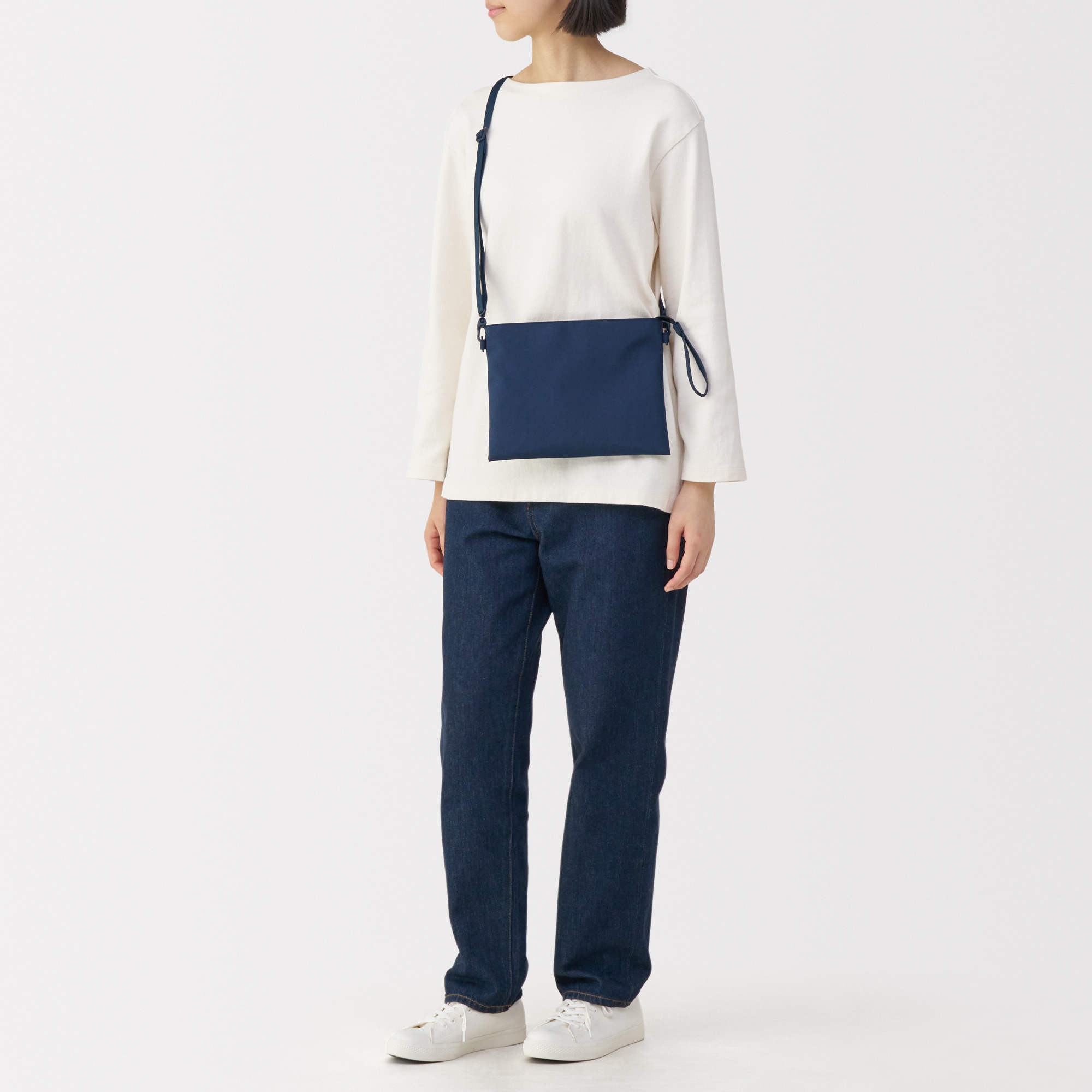 ポーチとしても使える　撥水サコッシュ