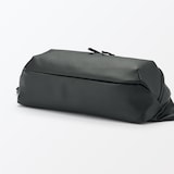 植物由来の原料を使った　スリングバッグ