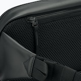 植物由来の原料を使った　スリングバッグ