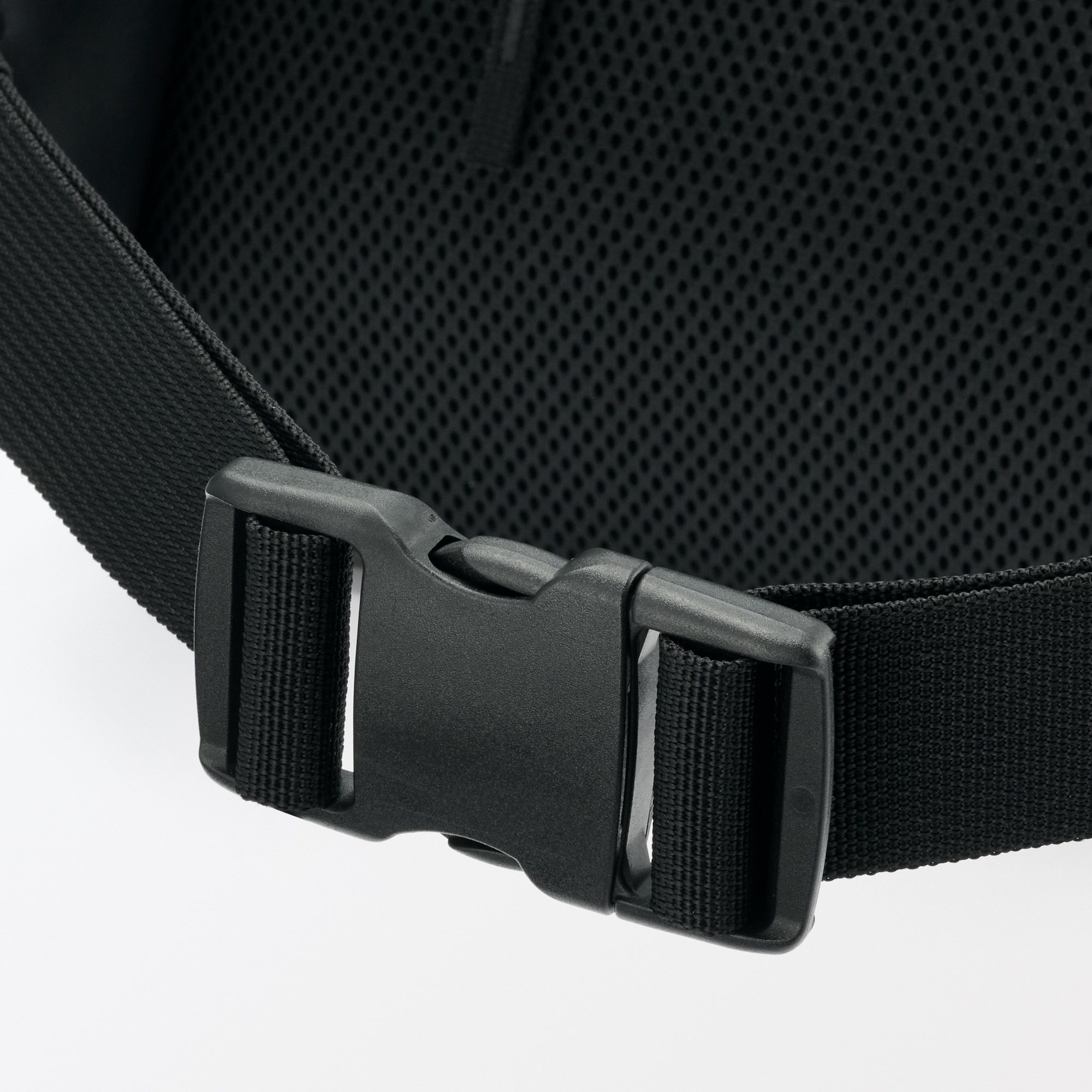 植物由来の原料を使った　スリングバッグ