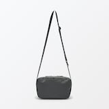 背面ポケット付き　撥水ショルダーバッグ