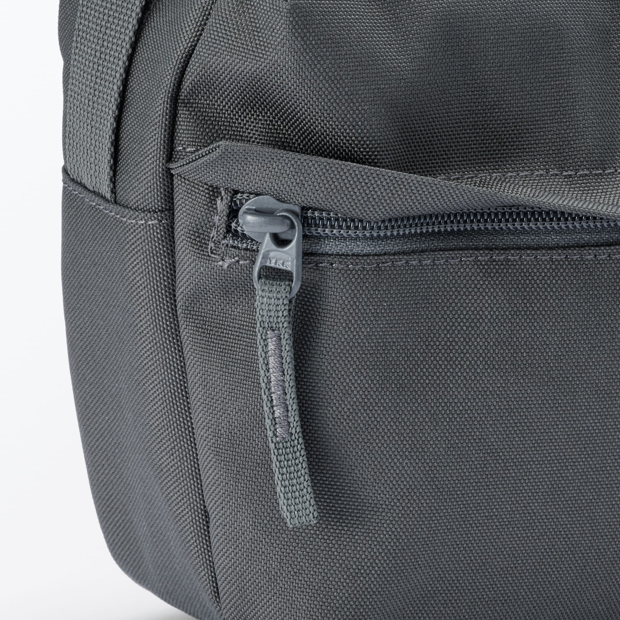 背面ポケット付き　撥水ショルダーバッグ