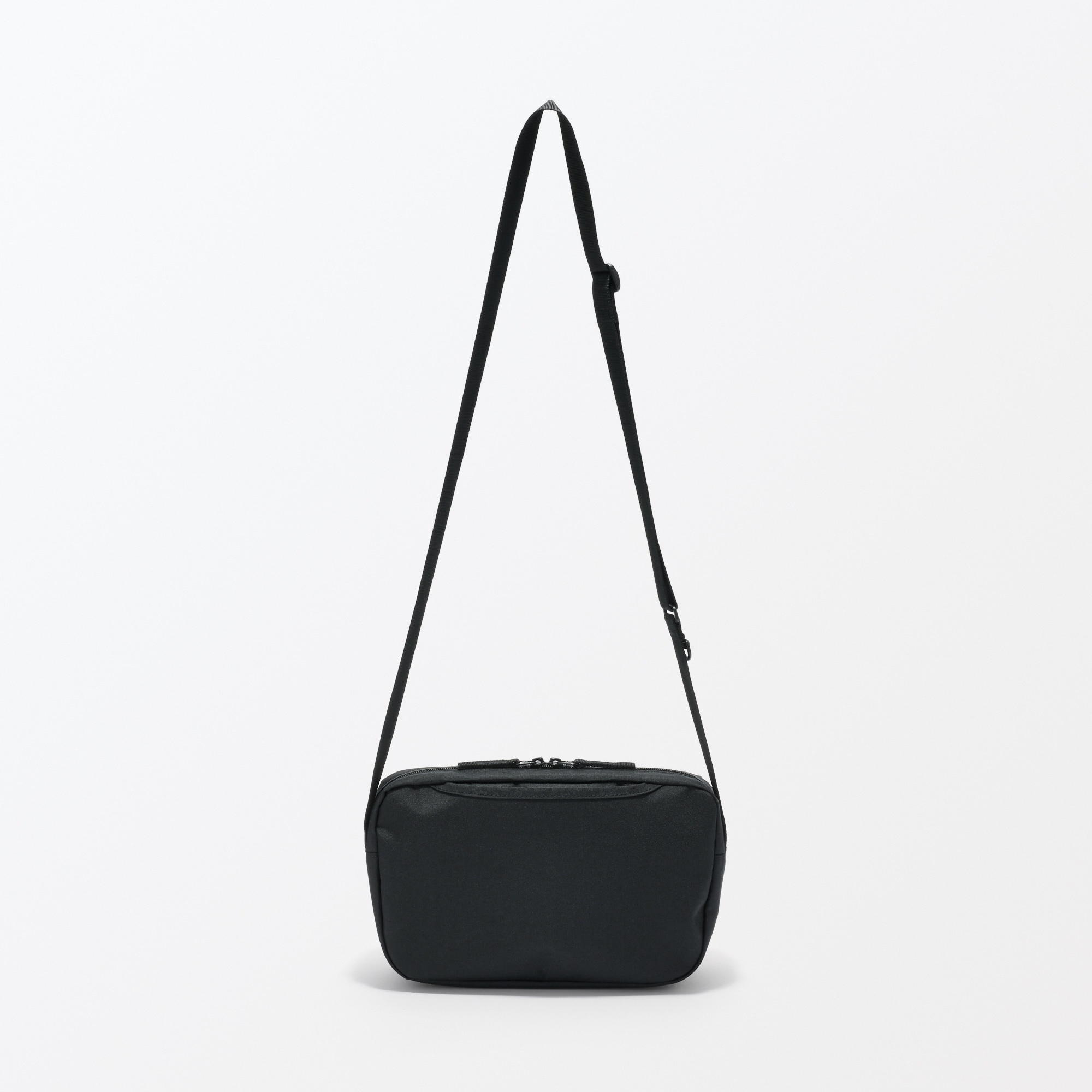 背面ポケット付き　撥水ショルダーバッグ