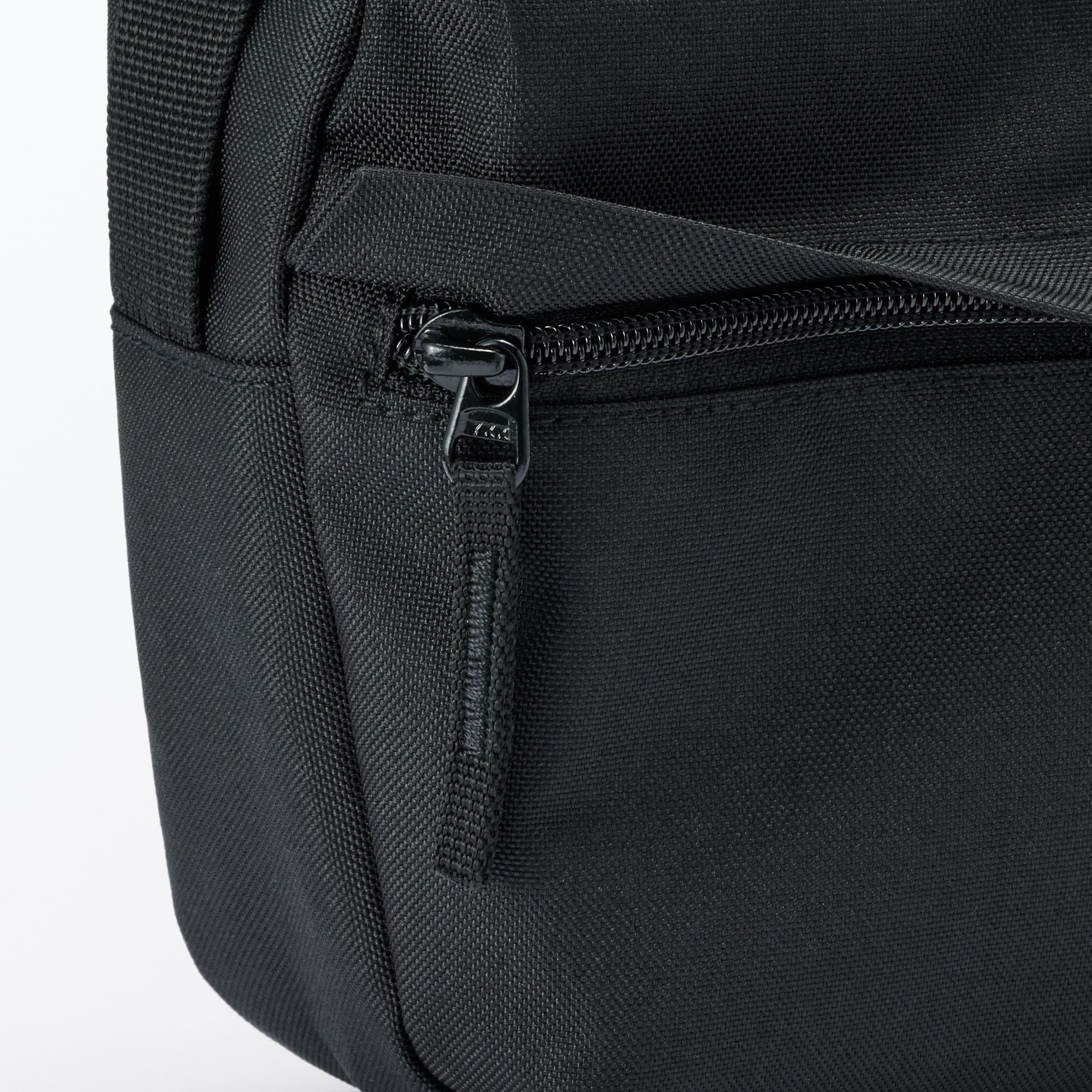 背面ポケット付き　撥水ショルダーバッグ