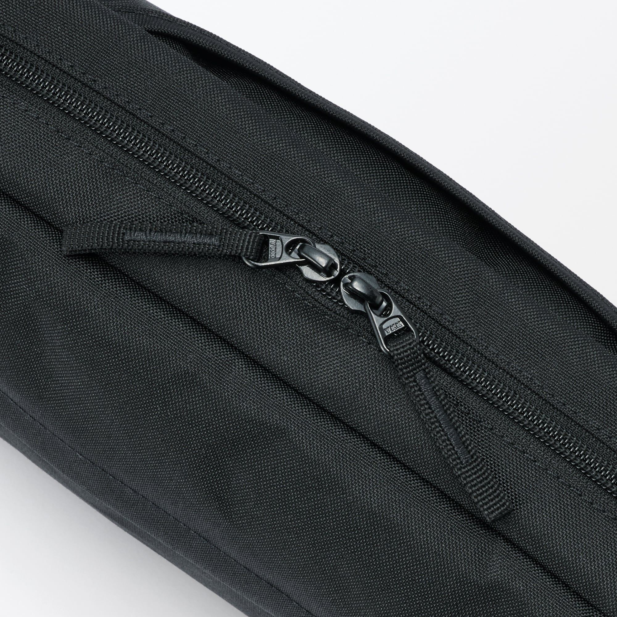 背面ポケット付き　撥水ショルダーバッグ