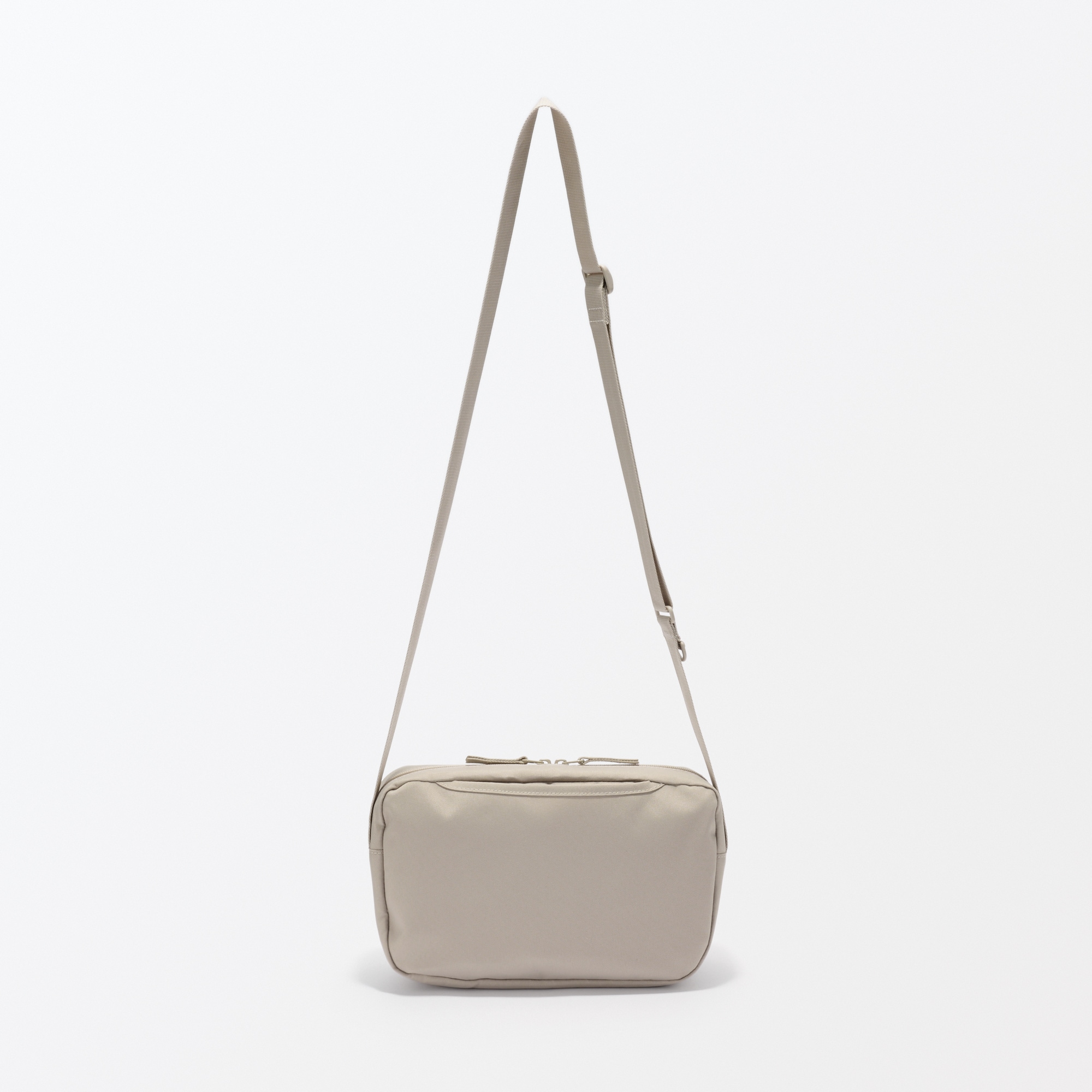 背面ポケット付き　撥水ショルダーバッグ