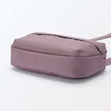 背面ポケット付き　撥水ショルダーバッグ