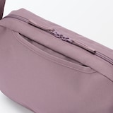 背面ポケット付き　撥水ショルダーバッグ