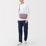 背面ポケット付き　撥水ショルダーバッグ