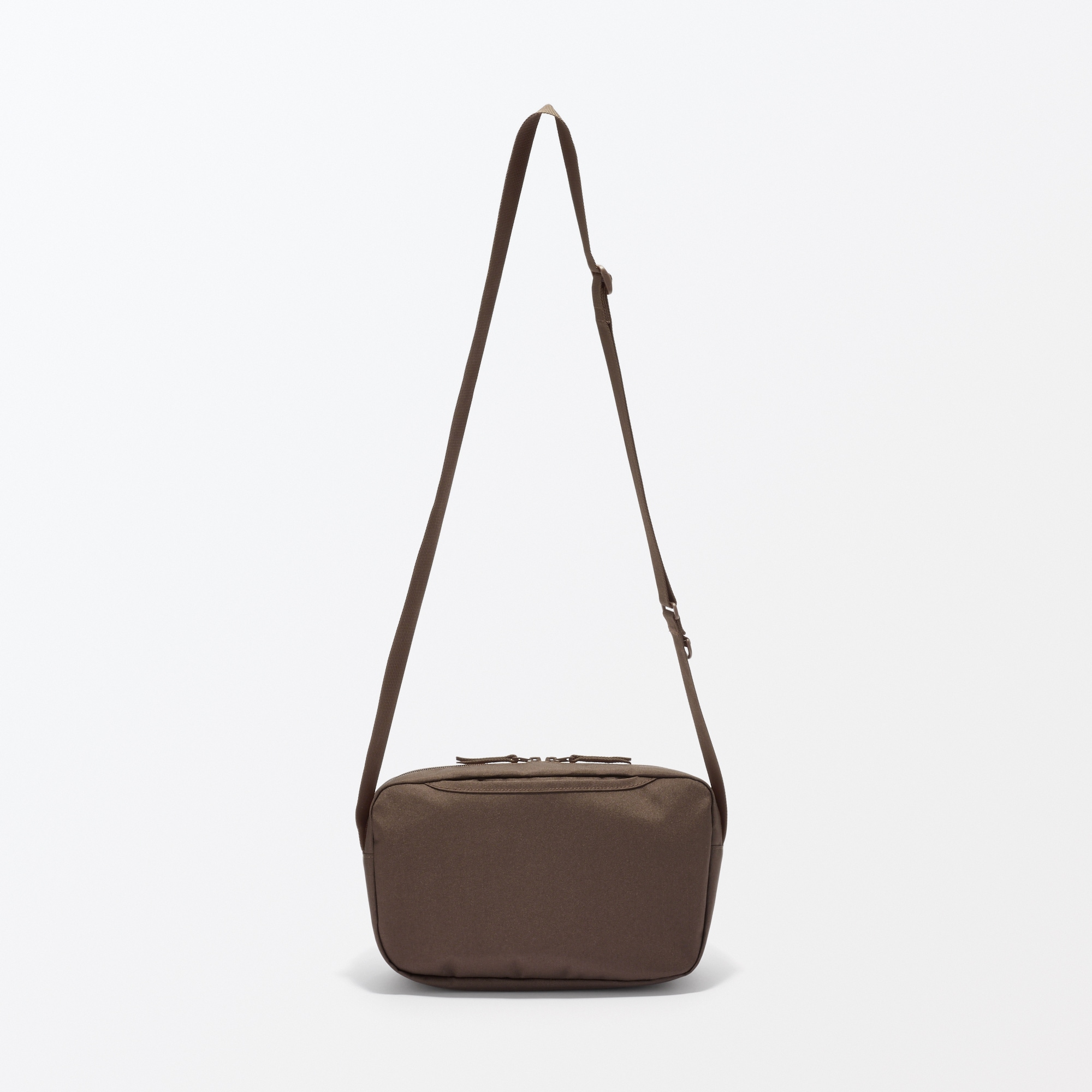 背面ポケット付き　撥水ショルダーバッグ