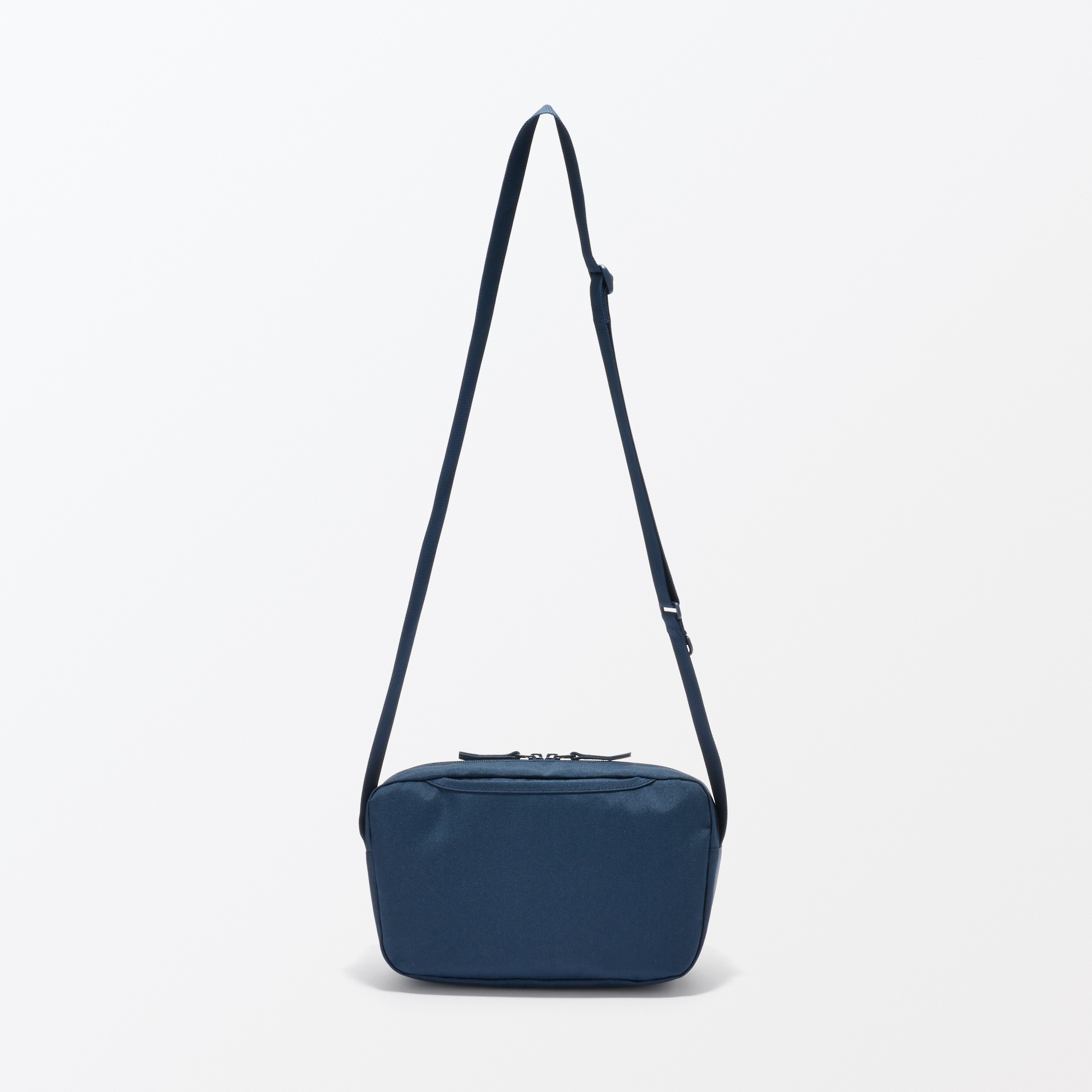 背面ポケット付き　撥水ショルダーバッグ