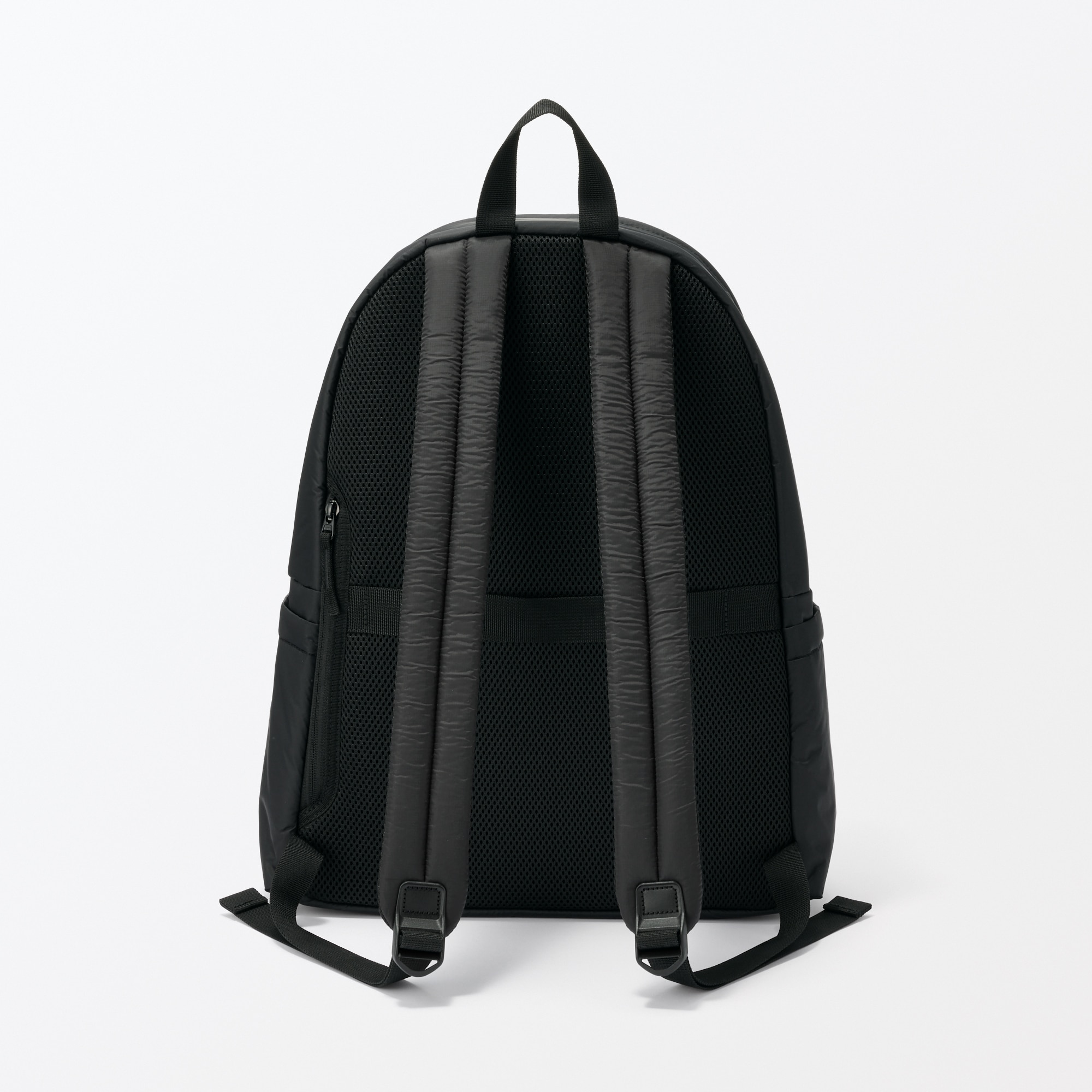 肩の負担を軽くする　撥水中わた入りリュックサック