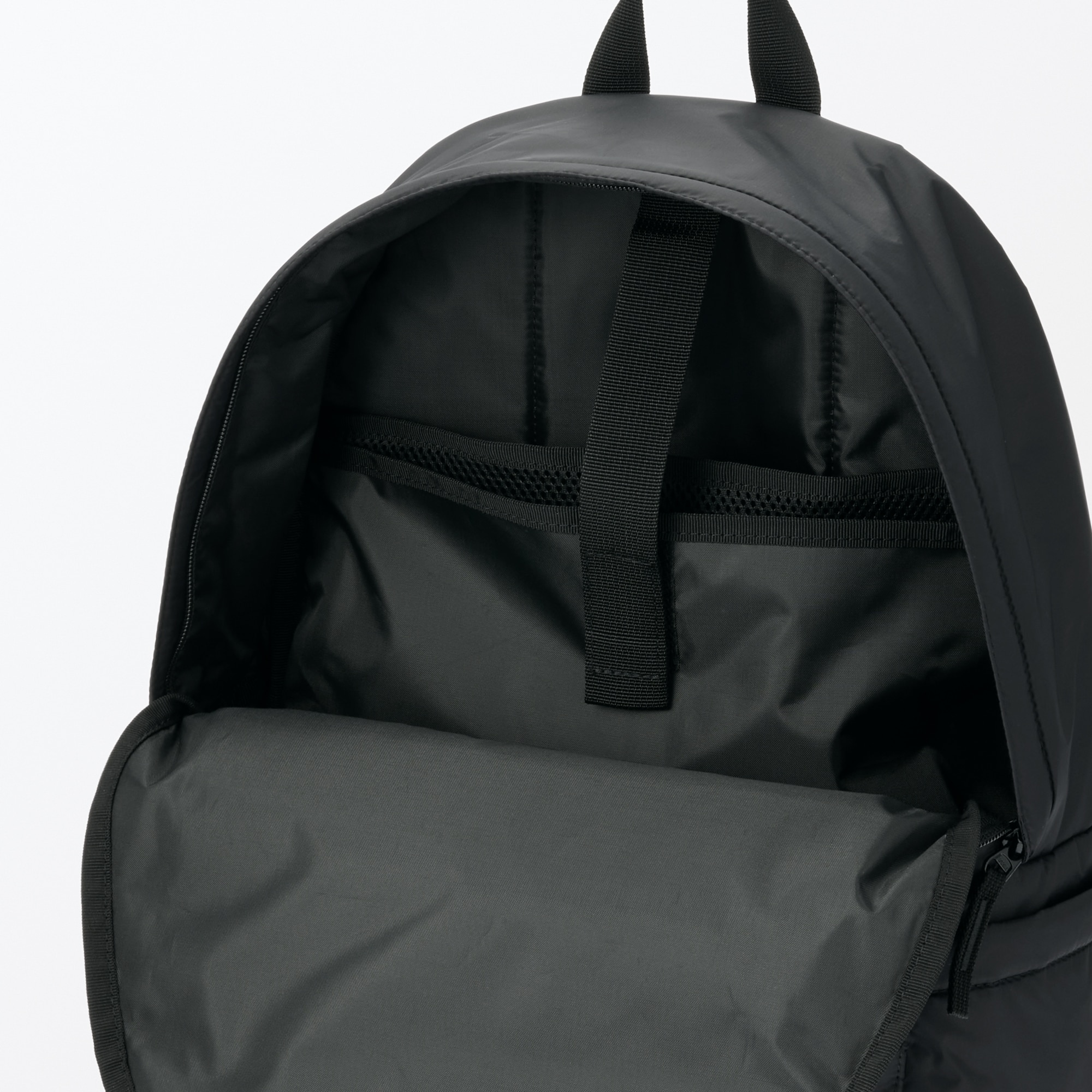 肩の負担を軽くする　撥水中わた入りリュックサック